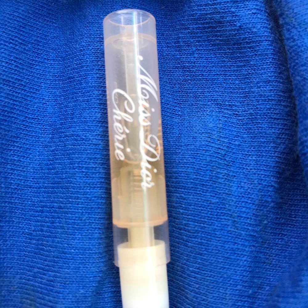 Woman perfume - Picture 3 of 4